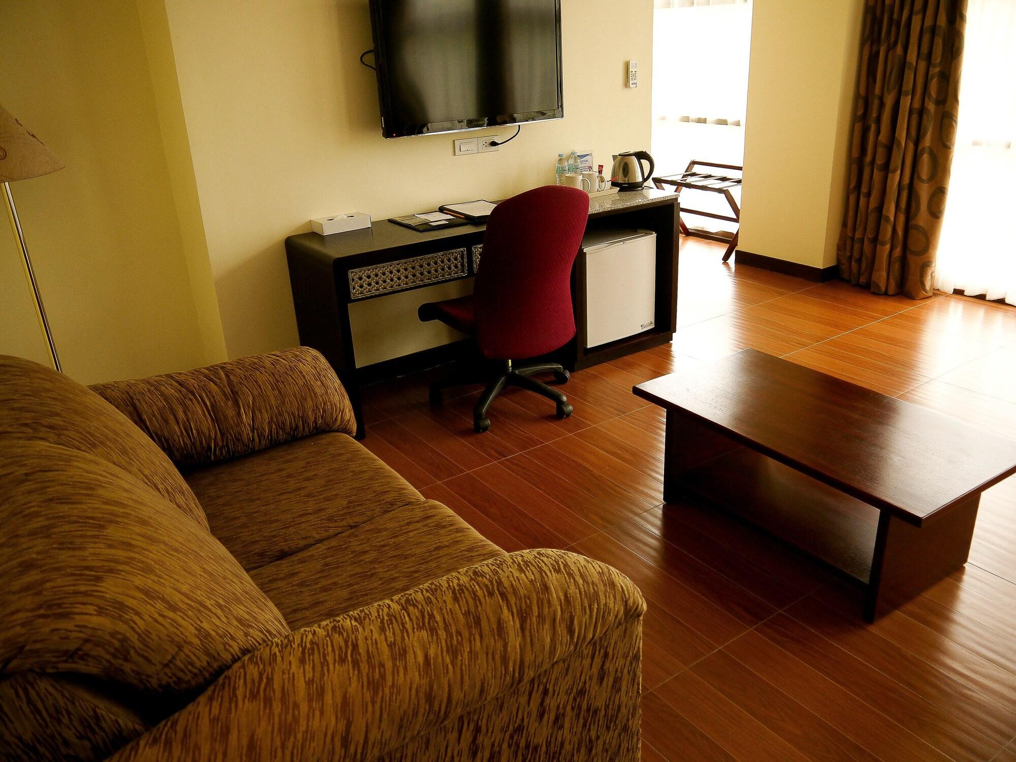 Fersal Hotel - Puerto Princesa Екстер'єр фото